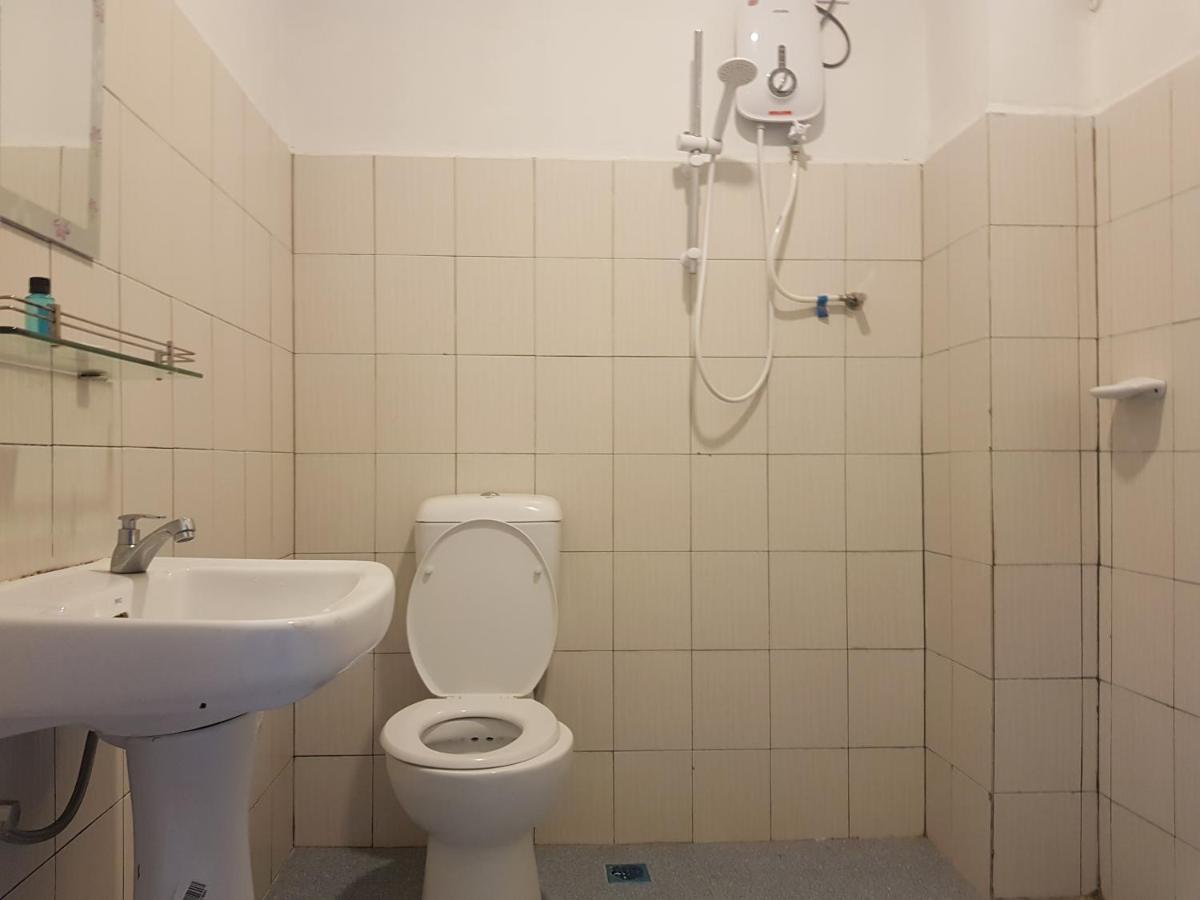 Dvilla Guesthouse Лангкаві Екстер'єр фото